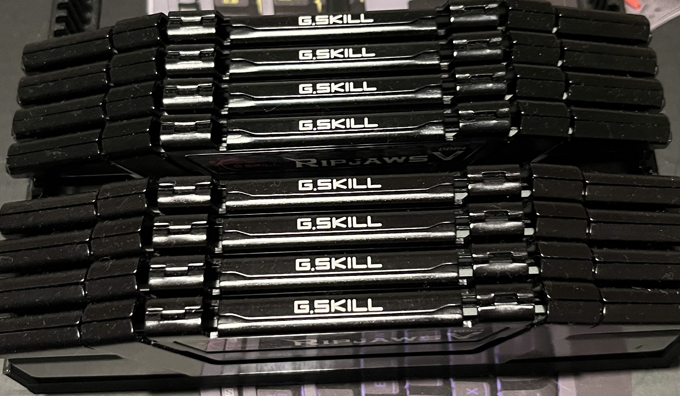 DDR4-3200 Ripjaws V 4x16GB